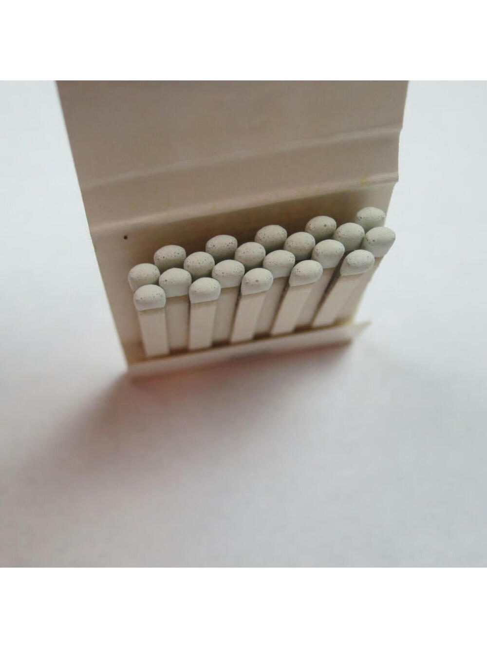 4 Vintage Matchbooks The Monteleone Hawks Nest Lodge Inn Ambassador Heritage Inn - Picture 9 of 12